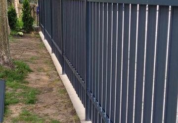 Vyžadují kovové plotové lamely údržbu po zimě? Fakta a osvědčené postupy