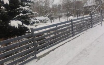 Montáž plotu v zimě – je to možné? Fakta a mýty o práci při nízkých teplotách